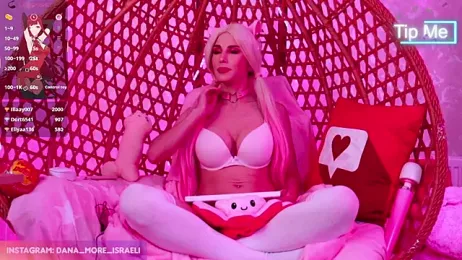 dana_more — Stripchat stream photo (Aug 2026)