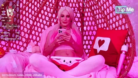 dana_more — Stripchat stream photo (Aug 2026)
