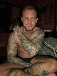 zickertdavid — 在 stripchat 直播的网络摄像头模特