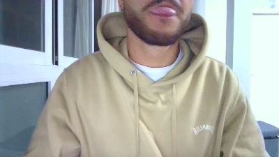 Surfer_30 — 在 cam4 直播的网络摄像头模特