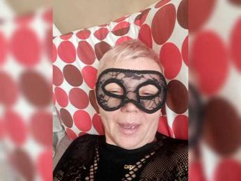 qwerty1975-1 — 在 bongacams 直播的网络摄像头模特