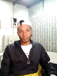 Curiosos369_ — Stripchat stream photo (Aug 2025)