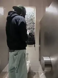 2HandsLong — Stripchat stream photo (Mar 2026)