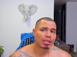 Jackson Gray — 在 flirt4free 直播的网络摄像头模特