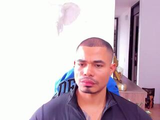 Jackson Gray — 在 flirt4free 直播的网络摄像头模特