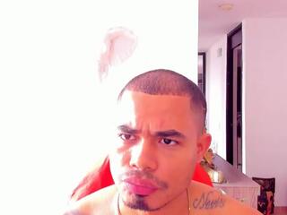 Jackson Gray — 在 flirt4free 直播的网络摄像头模特