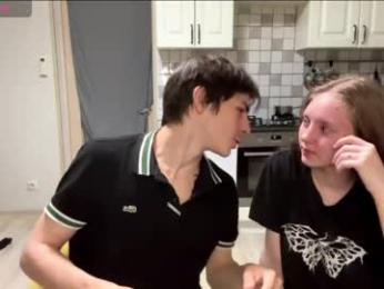 flowerscouple — Chaturbate stream photo (May 2026)