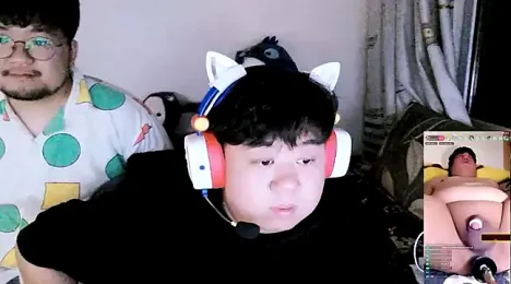 Wuguanjun — Stripchat stream photo (Apr 2025)