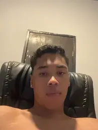 Novinn_02 — 在 stripchat 直播的网络摄像头模特