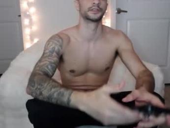 papijakey — 在 chaturbate 直播的网络摄像头模特