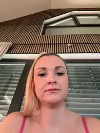 Bella-Tight — Stripchat stream photo (Mar 2026)