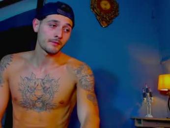 alejo_323__ — Chaturbate stream photo (Apr 2026)