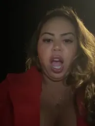 lariic — 在 stripchat 直播的网络摄像头模特