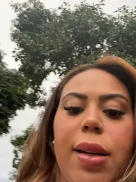 lariic — 在 stripchat 直播的网络摄像头模特