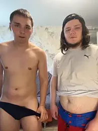 desiredude9 — 在 stripchat 直播的网络摄像头模特
