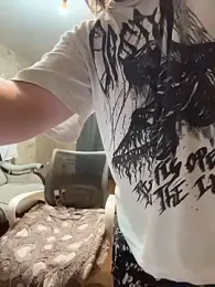 desiredude9 — 在 stripchat 直播的网络摄像头模特