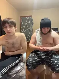 desiredude9 — 在 stripchat 直播的网络摄像头模特