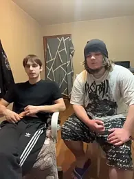 desiredude9 — 在 stripchat 直播的网络摄像头模特