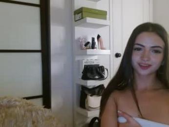 chelseagisele — 在 chaturbate 直播的网络摄像头模特