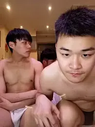 day-18 — 在 stripchat 直播的网络摄像头模特