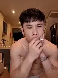 day-18 — 在 stripchat 直播的网络摄像头模特