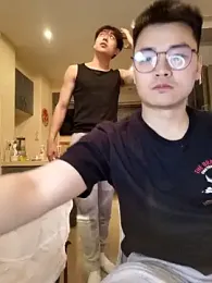 day-18 — 在 stripchat 直播的网络摄像头模特