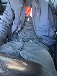 bmwe71 — Stripchat stream photo (Dec 2025)