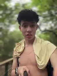 yoursexyjose — 在 stripchat 直播的网络摄像头模特