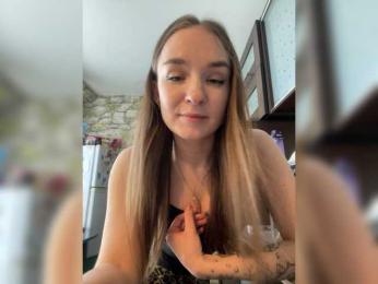 Intro31 — 在 bongacams 直播的网络摄像头模特