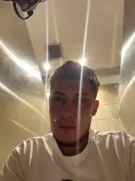 Mao_Rivers — 在 stripchat 直播的网络摄像头模特
