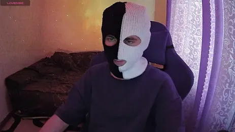 ZXCENSORED- — 在 stripchat 直播的网络摄像头模特