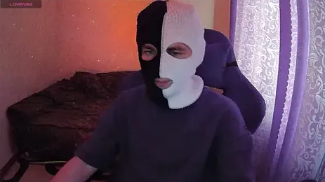 ZXCENSORED- — 在 stripchat 直播的网络摄像头模特