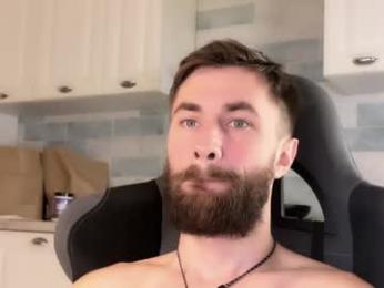 hey_arnold — 在 chaturbate 直播的网络摄像头模特