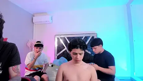 Handsomeboyss19 — Stripchat stream photo (Apr 2026)