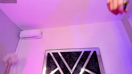 Handsomeboyss19 — Stripchat stream photo (Apr 2026)