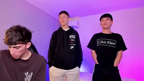 Handsomeboyss19 — Stripchat stream photo (Apr 2026)