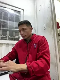 santiObrero — 在 stripchat 直播的网络摄像头模特