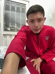 santiObrero — Stripchat stream photo (Apr 2026)