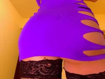 agatha137 — 在 chaturbate 直播的网络摄像头模特