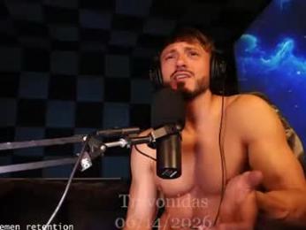 travonidas — 在 chaturbate 直播的网络摄像头模特