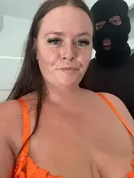 carinabro10 — Stripchat stream photo (Feb 2026)