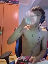 hugitolopez — Stripchat stream photo (Jun 2026)