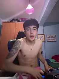 hugitolopez — 在 stripchat 直播的网络摄像头模特