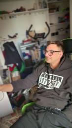 lunghibiondi — 在 cam4 直播的网络摄像头模特