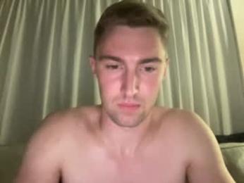 fitfuckker — 在 chaturbate 直播的网络摄像头模特