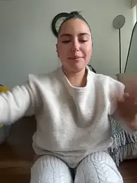 sukhakunis1 — Stripchat stream photo (Jun 2026)