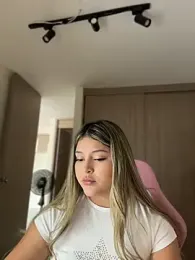 lunablossom_ — Stripchat stream photo (Jul 2026)