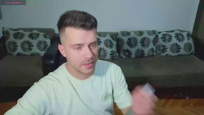 johnnylove22 — Cam4 stream photo (Jun 2026)