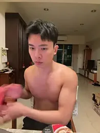 ericsex_tw — 在 stripchat 直播的网络摄像头模特