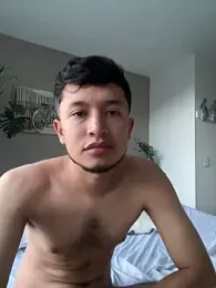 Julian_victoriacollins — 在 stripchat 直播的网络摄像头模特